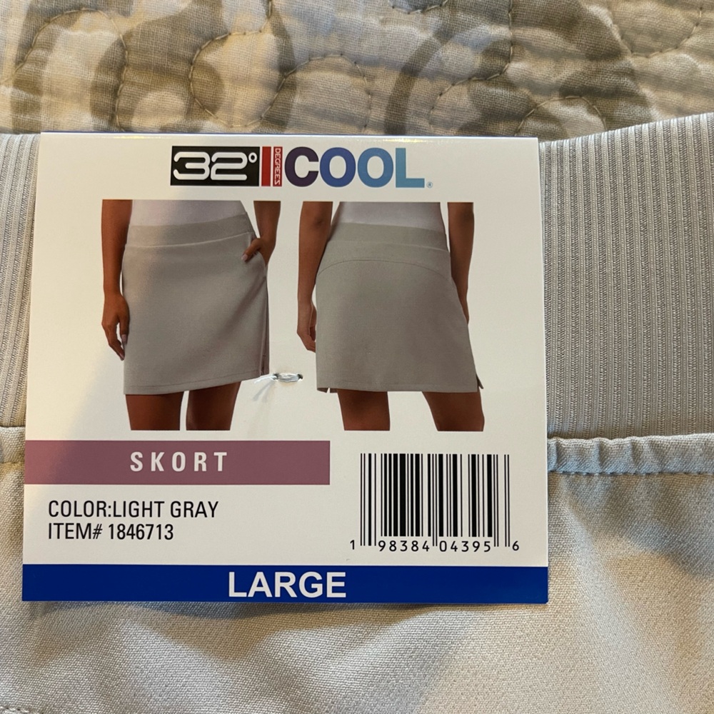 32 Degrees Women's Skort in Light Tan - Picture 3 of 6